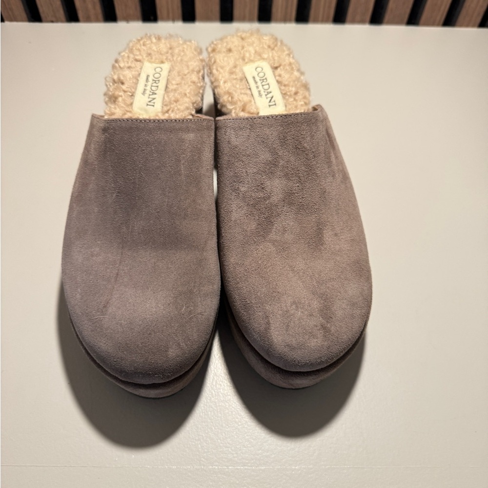 Cordani Taupe Suede Shearling-Lined Slip-On Clogs